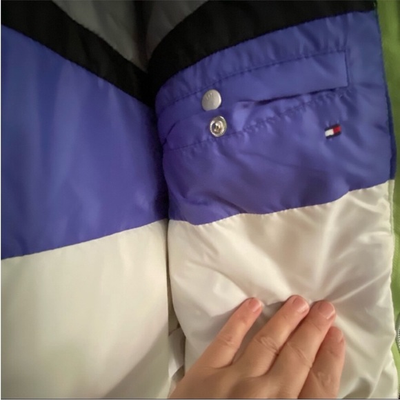 Tommy Hilfiger Green Puffer Vest - Picture 4 of 16